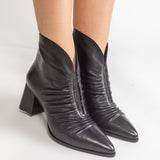 Ghete din Piele Plisata cu Varful Ascutit Eleganza Nera