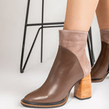 Ghete Piele Urban Chic Taupe cu Toc Cub Din Lemn