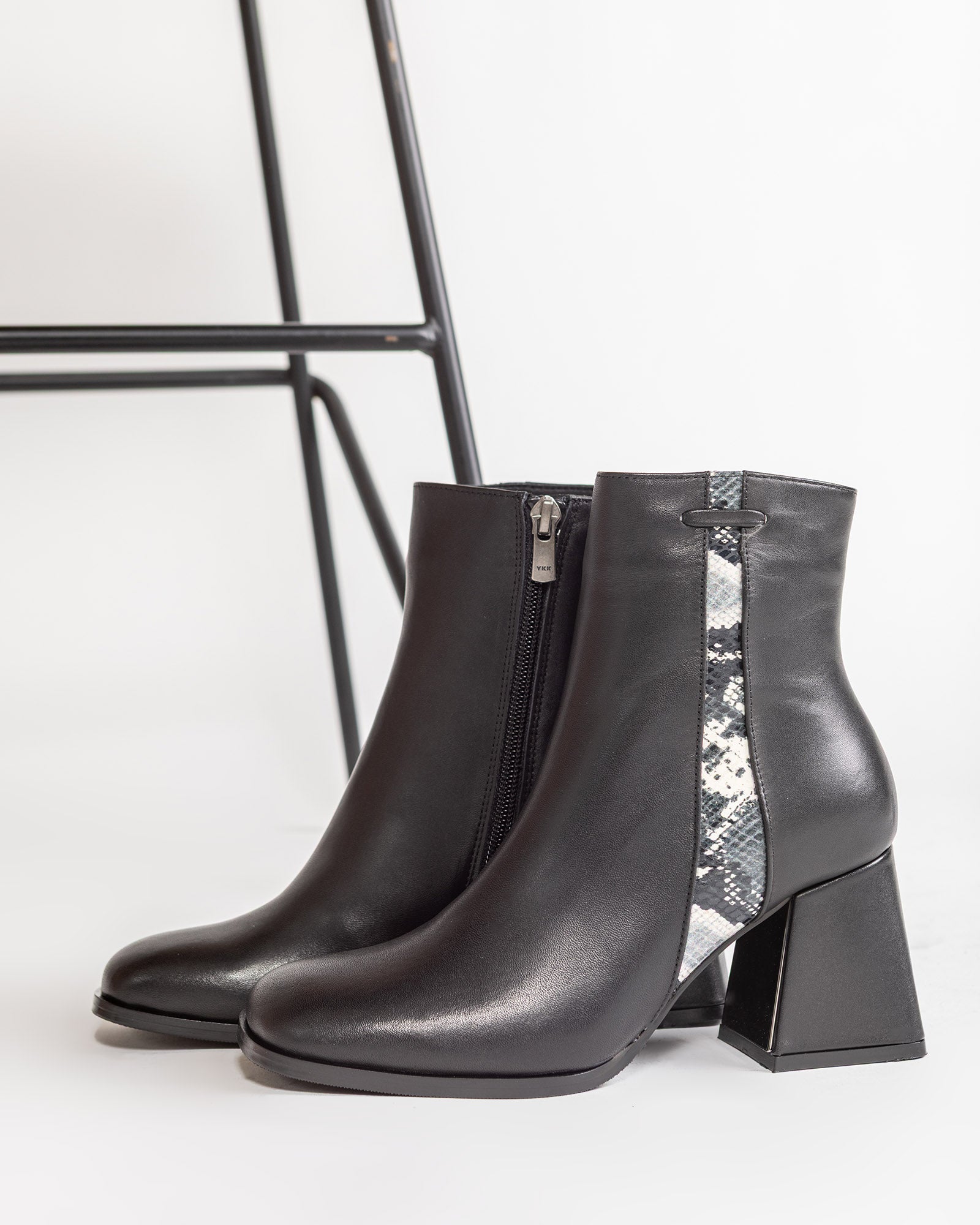Ghete din Piele Naturala Neagra Gala