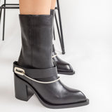 Ciocate Din Piele Neagra Cu Toc Block si Lant Decorativ - Moja Renegade