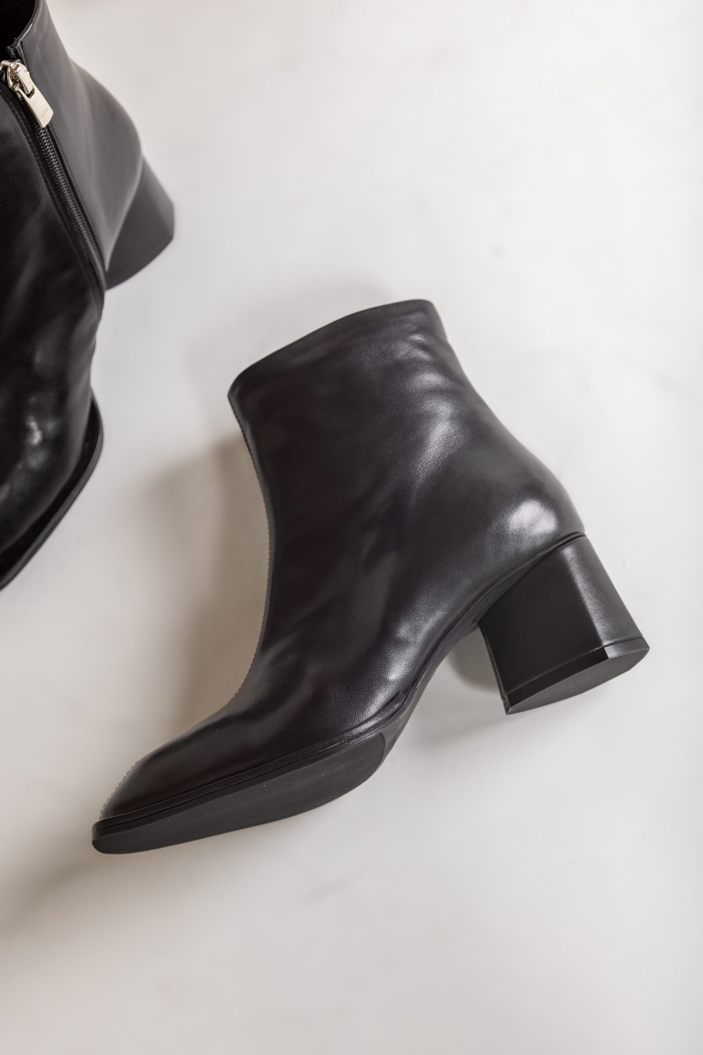 Ghete Dama Din Piele Naturala cu Varf Patrat si Toc Bloc - Elegance Black