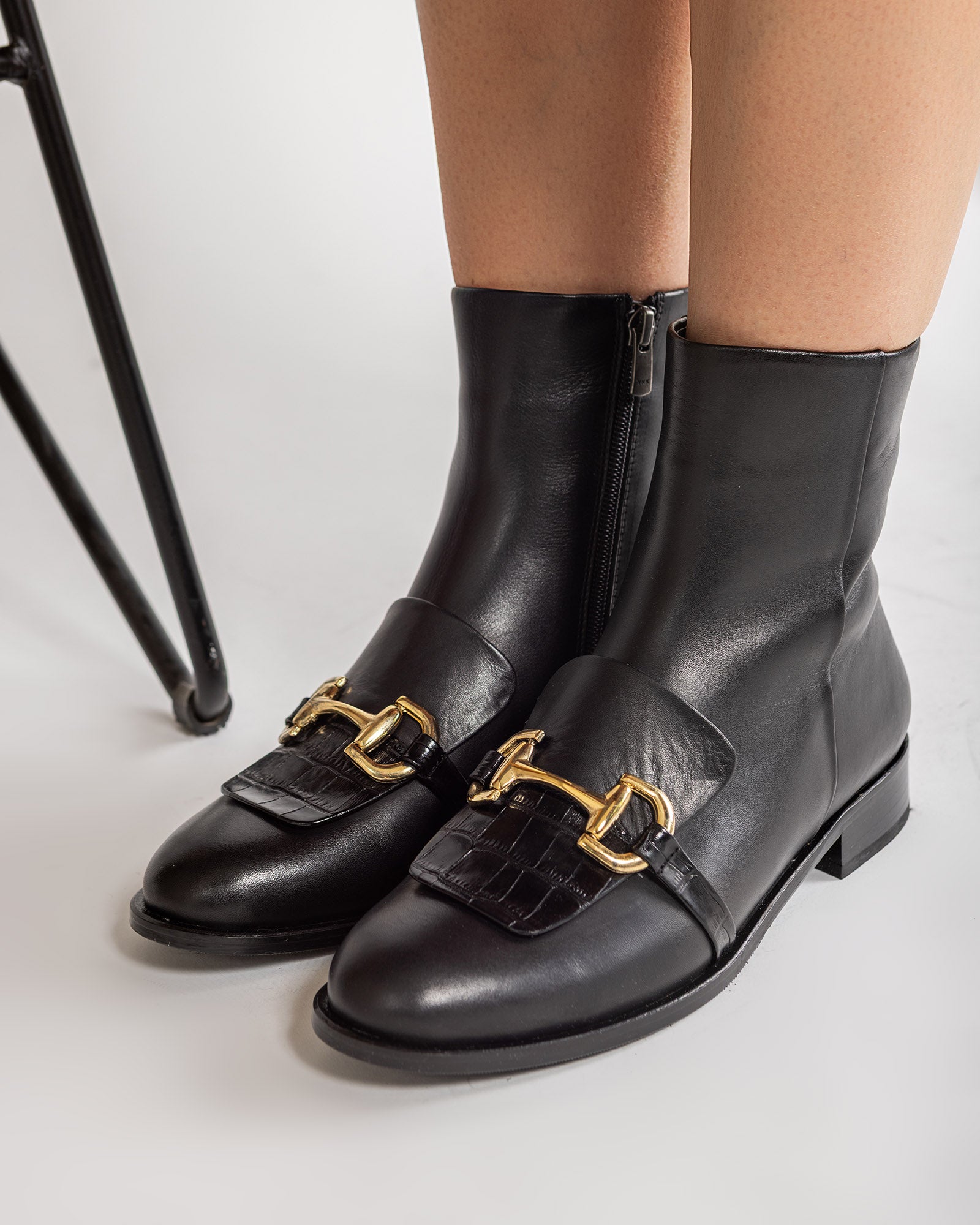 Ghete Elegante din Piele 'Monogram Buckle'
