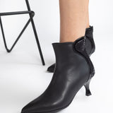 Ghete din Piele Neagra Leya