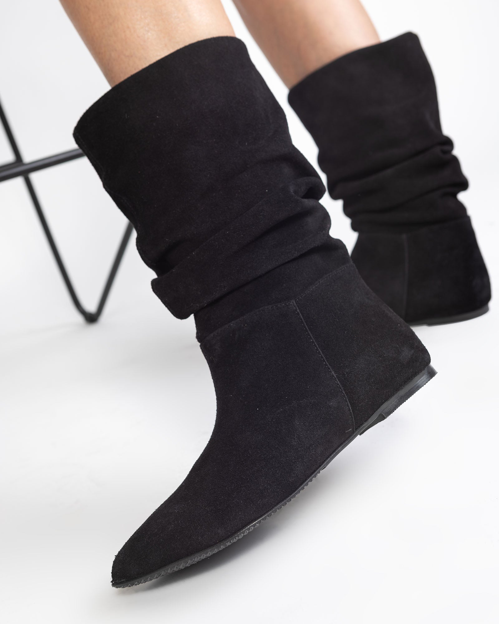 Cizme din piele intoarsa neagra Bellezza