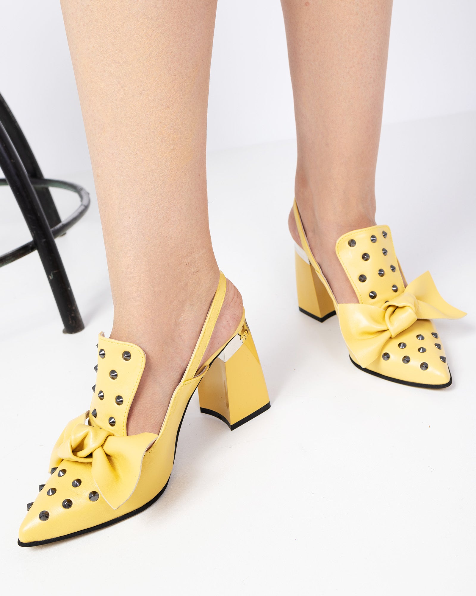 Pantofi Eleganti Cu Tinte Metallica Galben