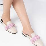 Papuci cu accesorii florale Lola bej