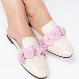 Papuci cu accesorii florale Lola bej