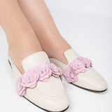 Papuci cu accesorii florale Lola bej