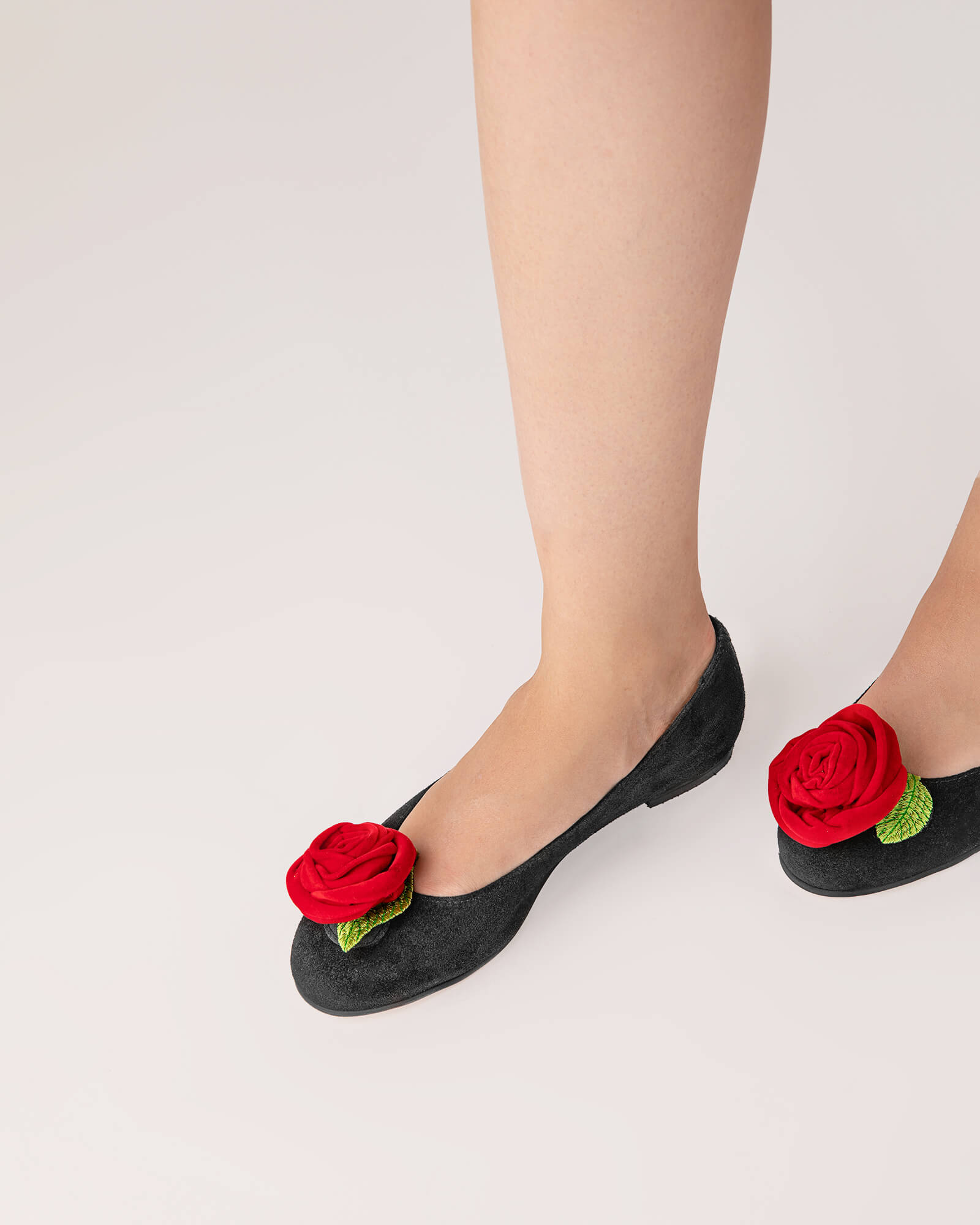 Balerini din piele intoarsa neagra Floral Finesse