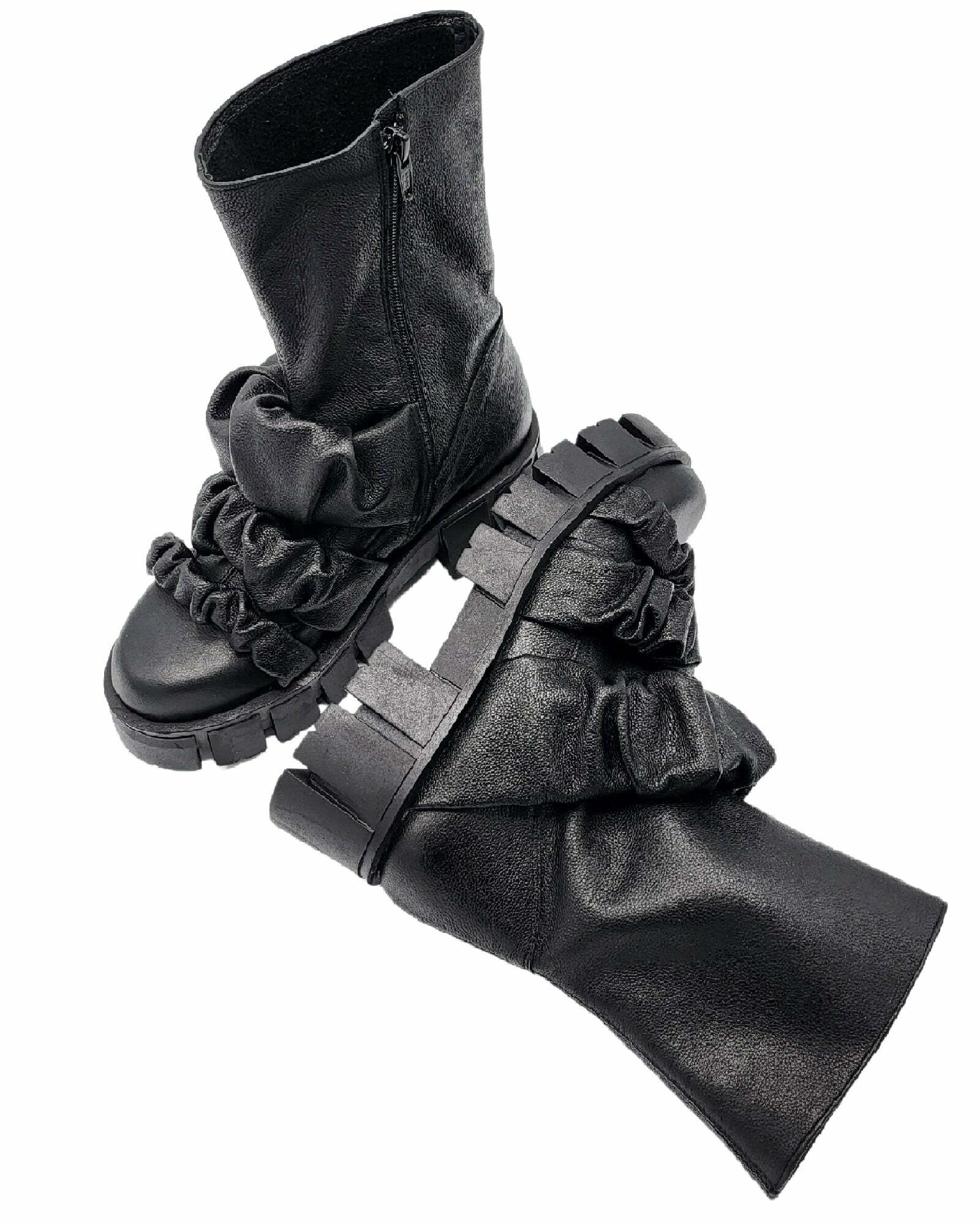 Bocanci cu barete fronsate Giselle negru