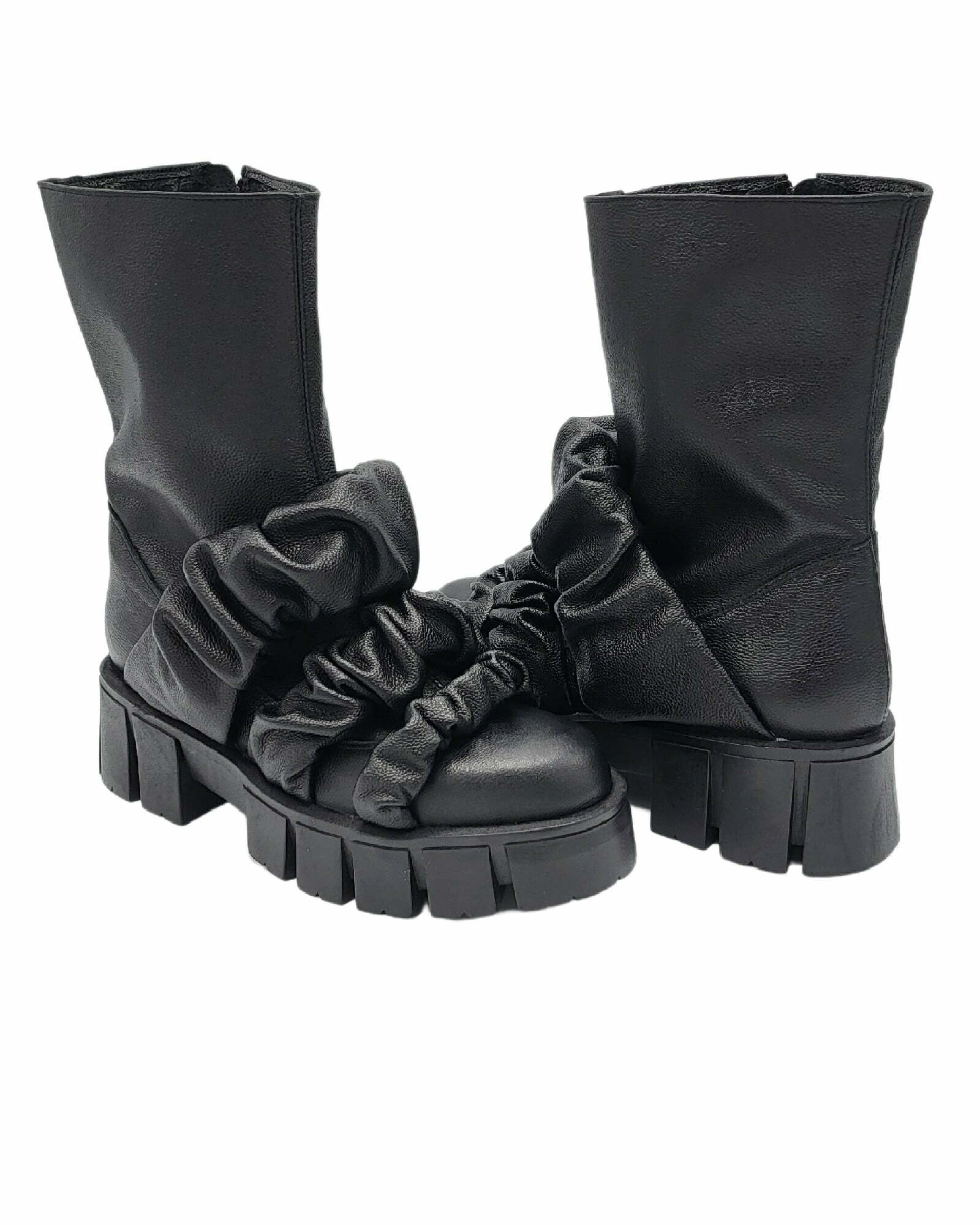 Bocanci cu barete fronsate Giselle negru