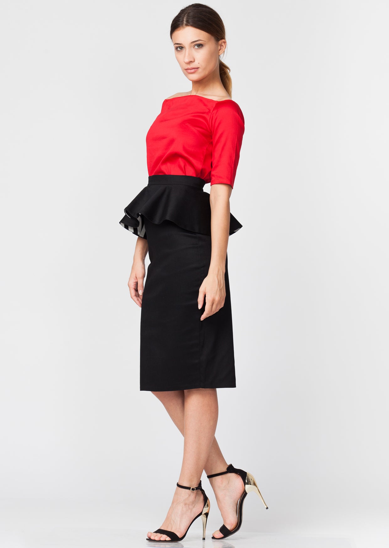 Fusta trei sferturi neagra cu peplum