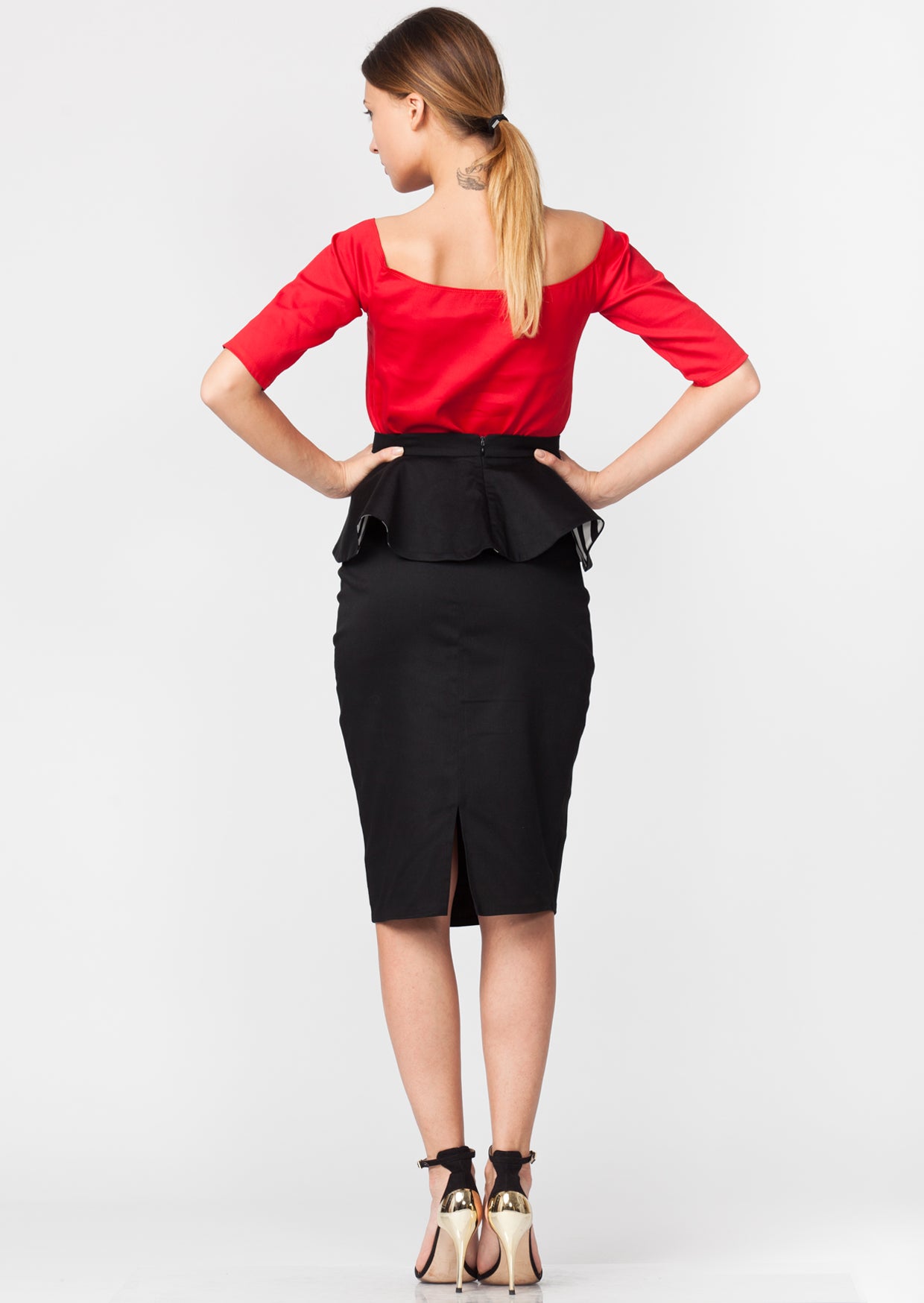 Fusta trei sferturi neagra cu peplum