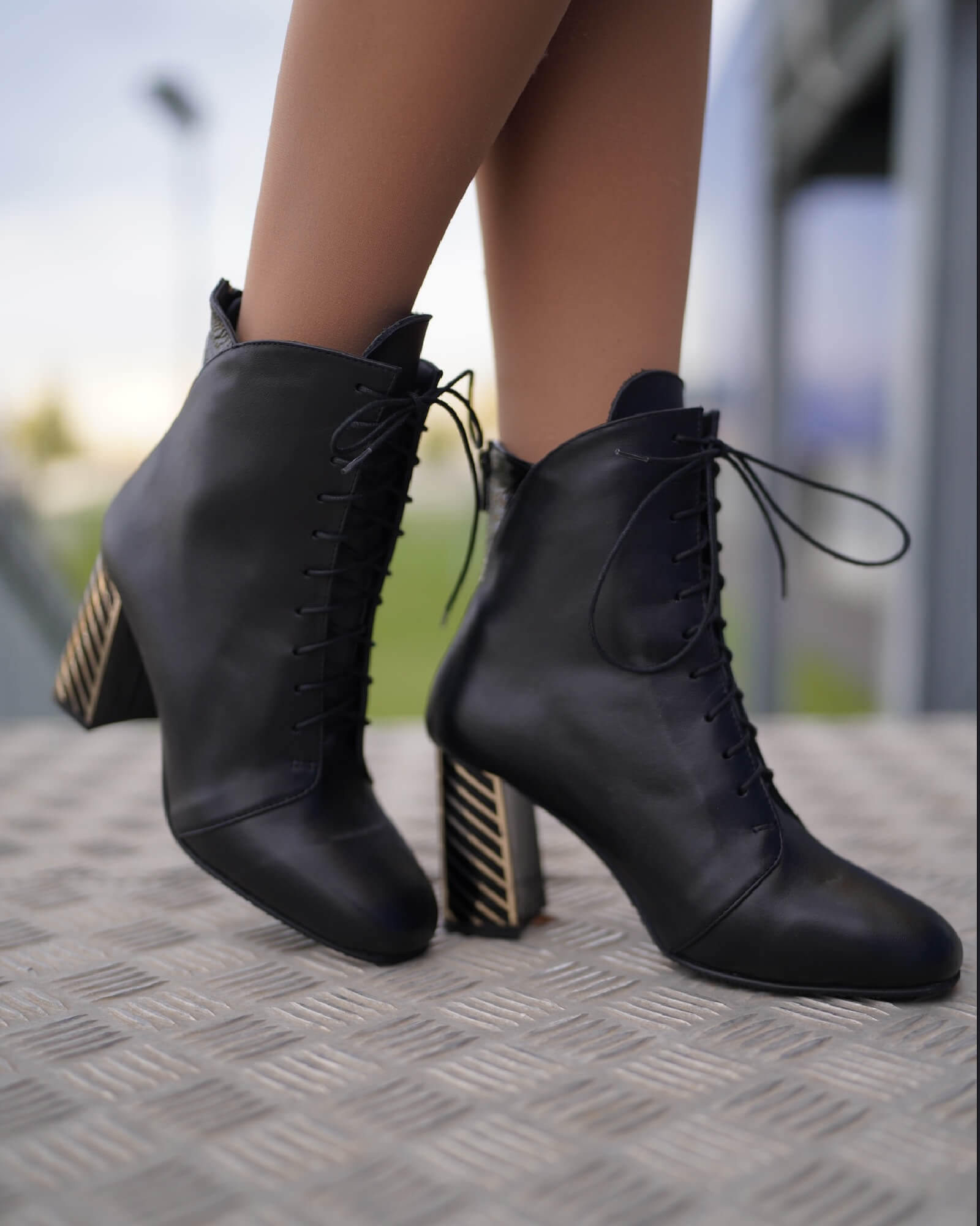 Ghete elegante cu siret PF0792-10 negru