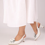 Pantofi cu accesoriu floral PF0245-8 alb