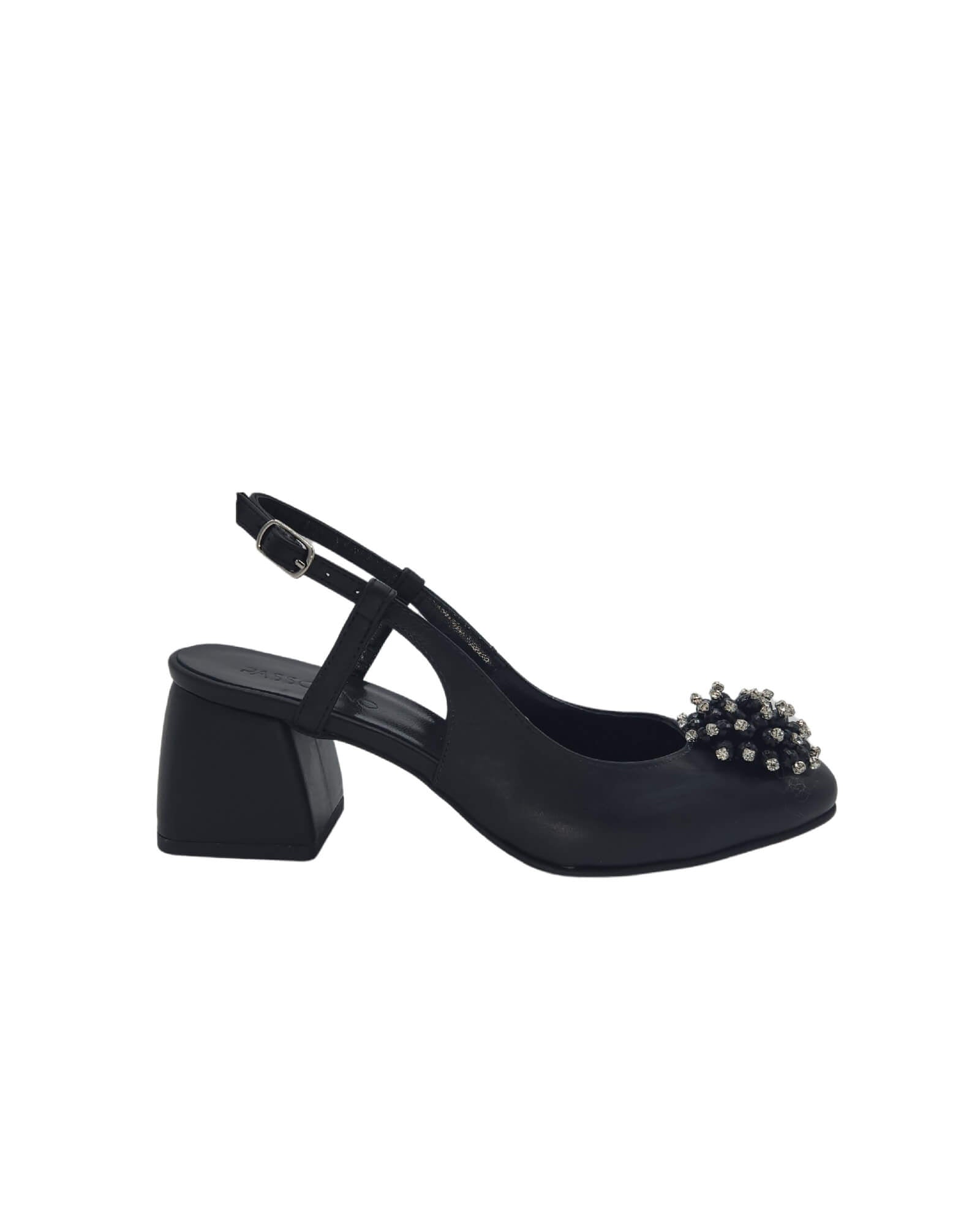 Pantofi decupati din piele neagra Carmen