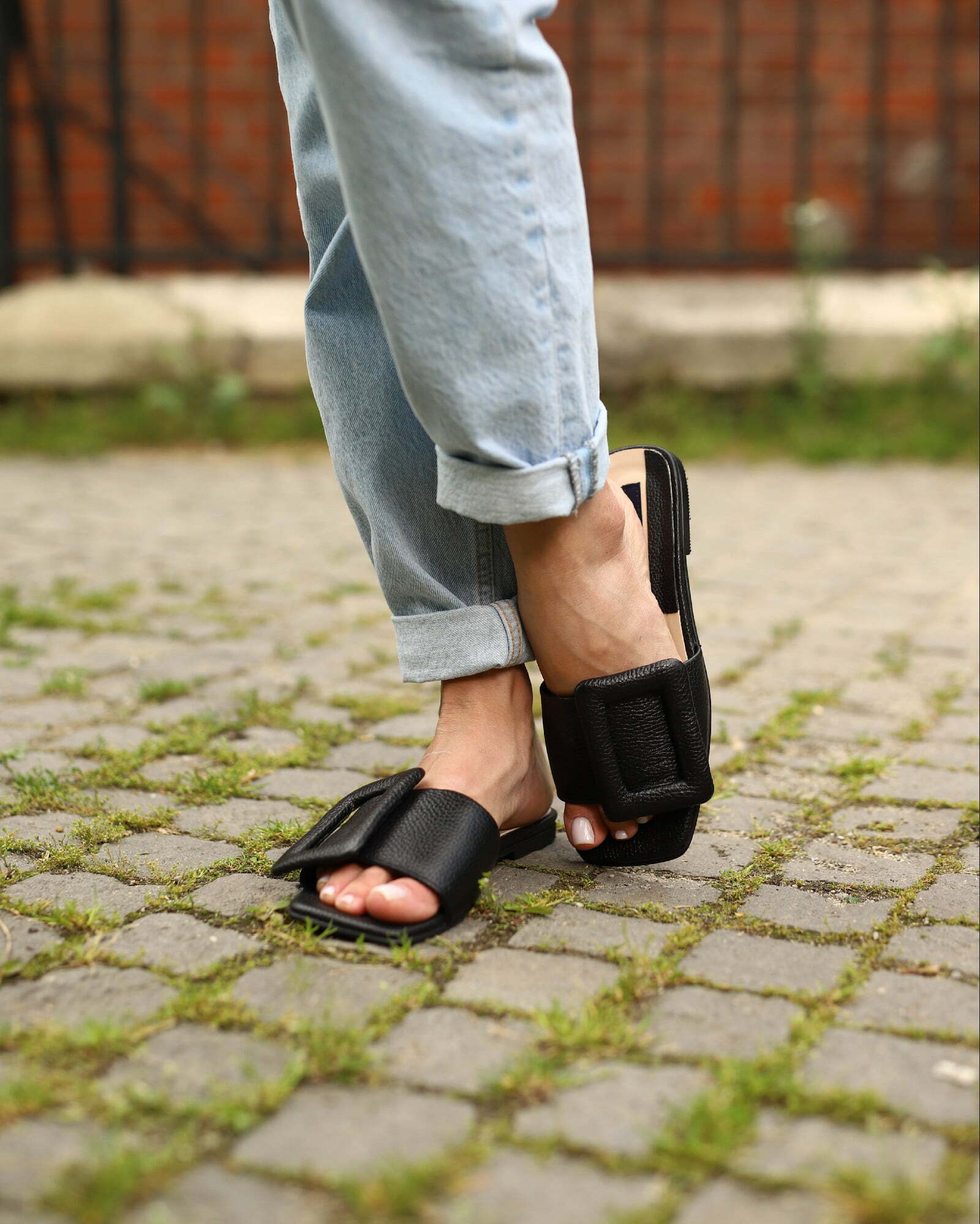 Papuci moderni Calliope Black
