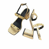 Sandale accesorizate Alma auriu imprimeu