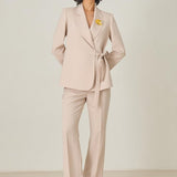 Costum Elegant Crem