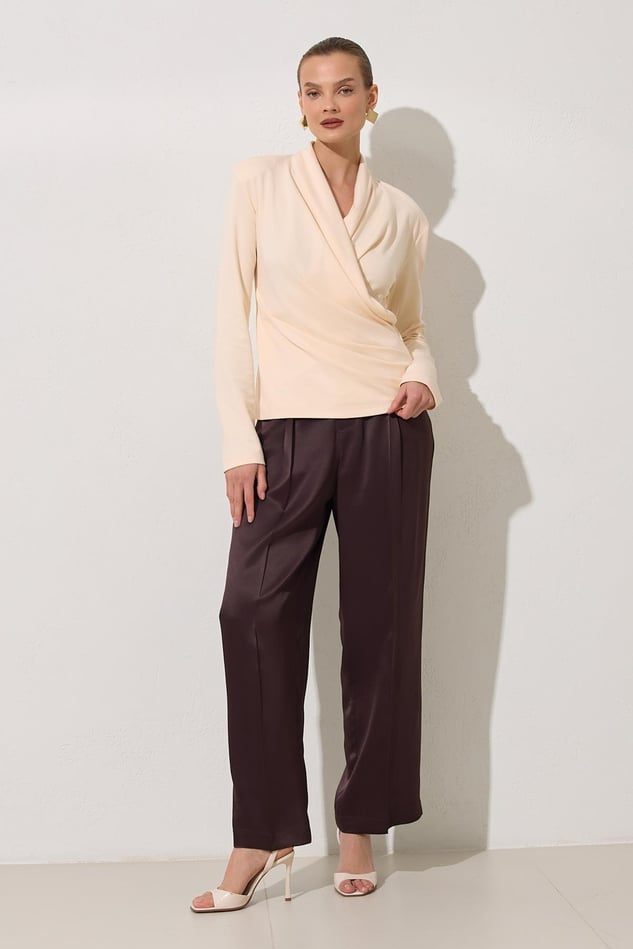 Bluza Nude Cu Guler In V Si Aspect Incretit