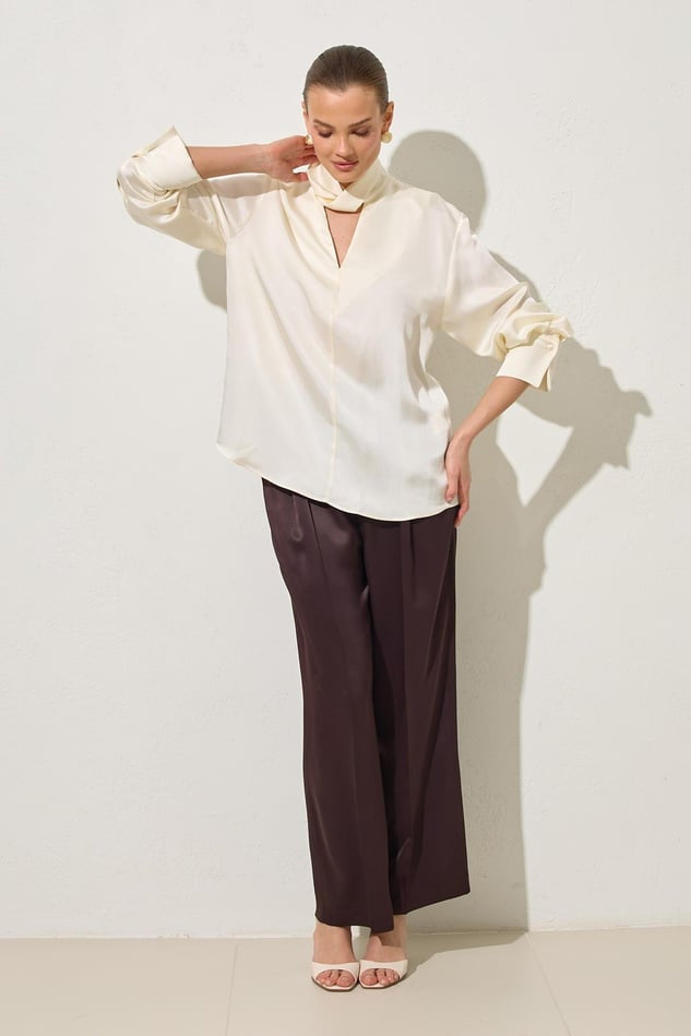 Bluza Satin Crem Cu Decolteu In V