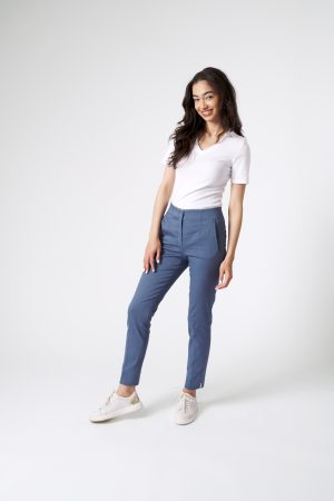 Pantaloni office casual cu pense albastri-1