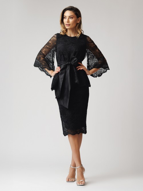 Compleu din dantela cu cordon din tafta: Bluza si fusta